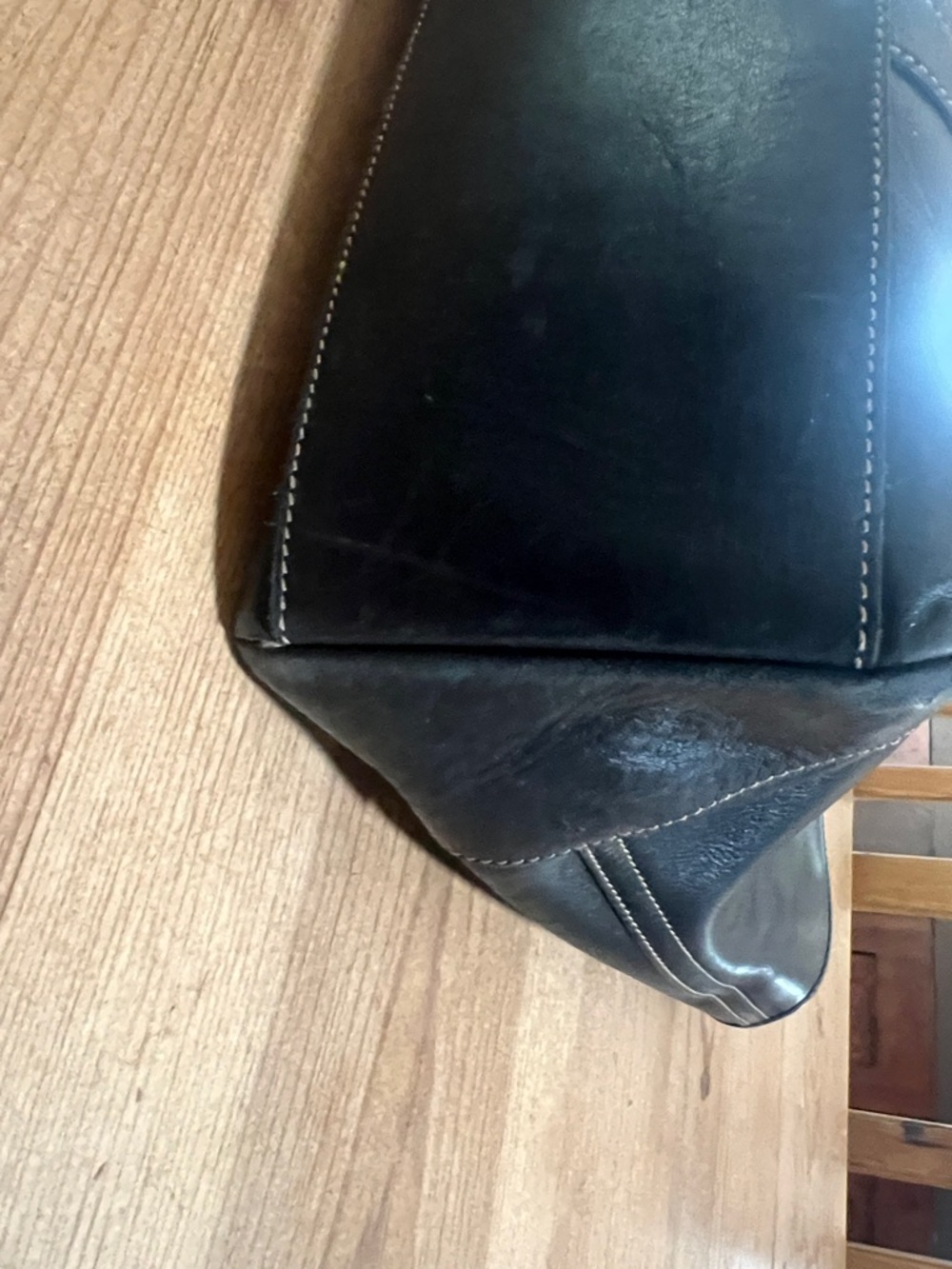 Coach leather tote bag size 18 width x 12 height. Excellent condition - Picture 7 of 10